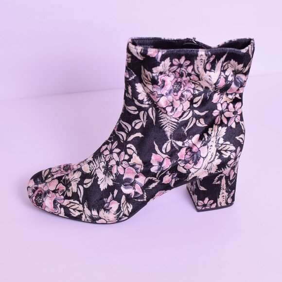 Vintage Cato Women's Coquette Black Velvet Floral Chunky Heel Ankle Boots Size 9 - Picture 4 of 8